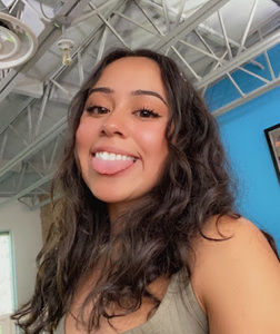 Meet your Posher, Dania